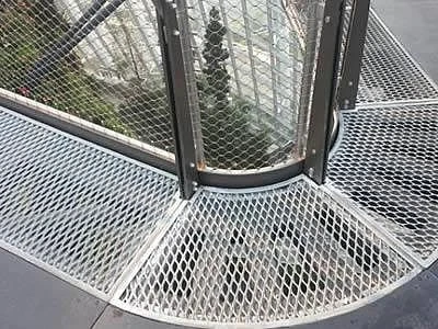 Rust-Proof Galvanized Steel Grating Platform Serrated Steel Grating best